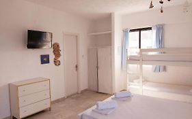 Brunis Apartments